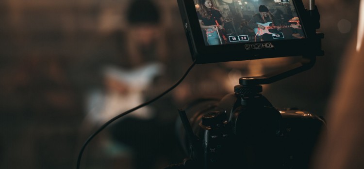 ATELIER : TOURNAGE ET PRISE DE VUES VIDÉO. ATELIER : TOURNAGE ET PRISE DE VUES VIDÉO.